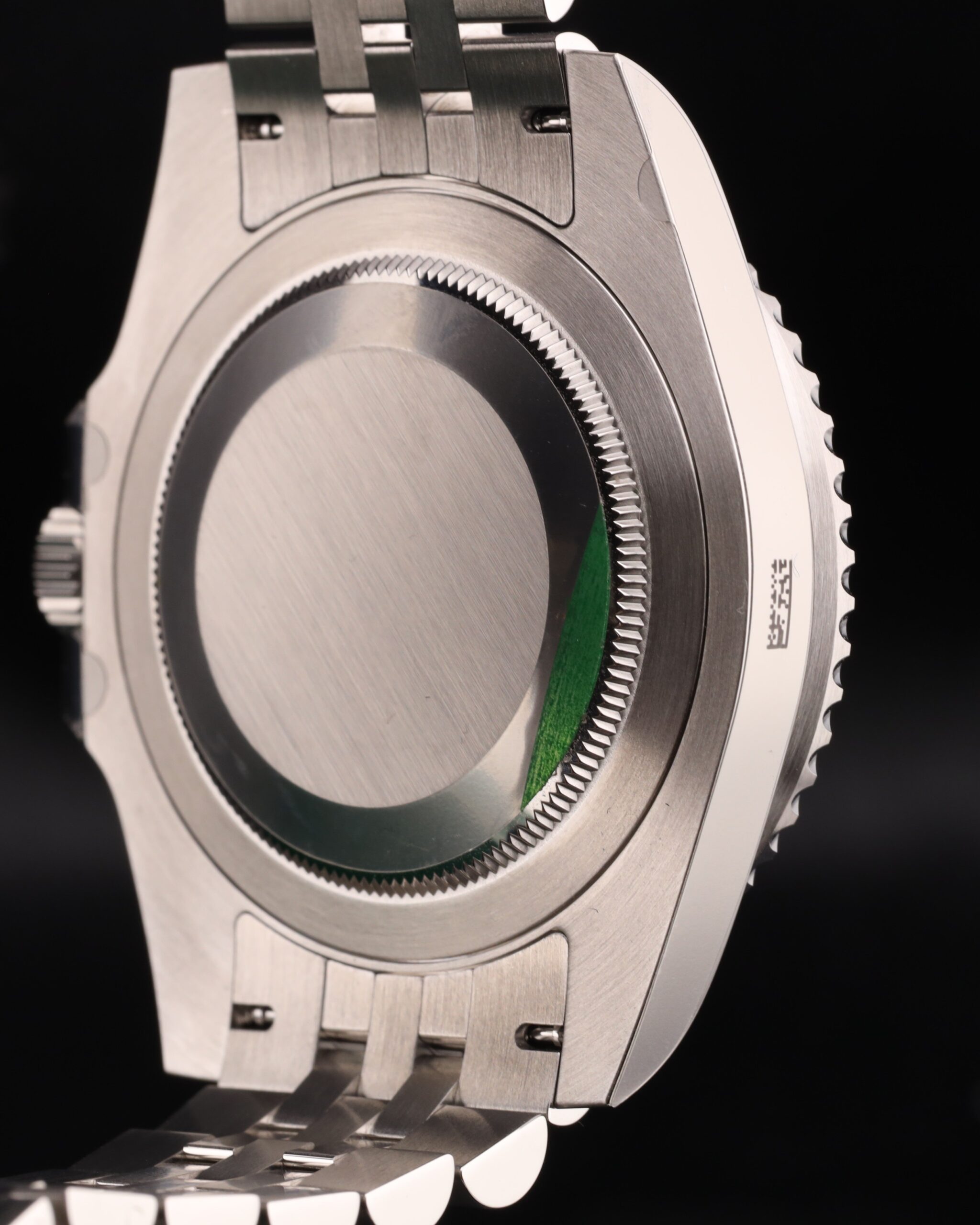 Neo-vintage luxury timepiece with stainless steel case