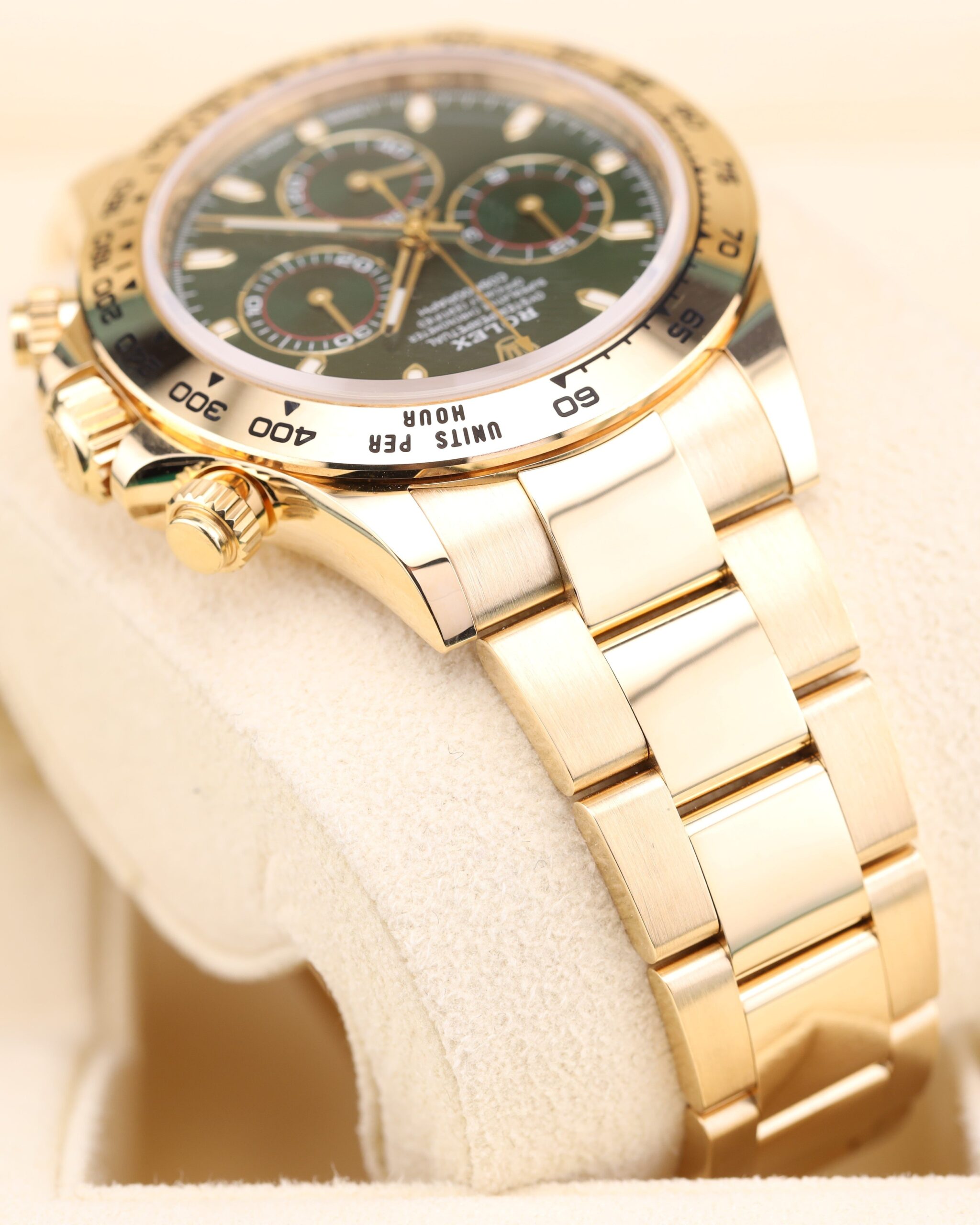 Vintage dress watch with original dial and patina