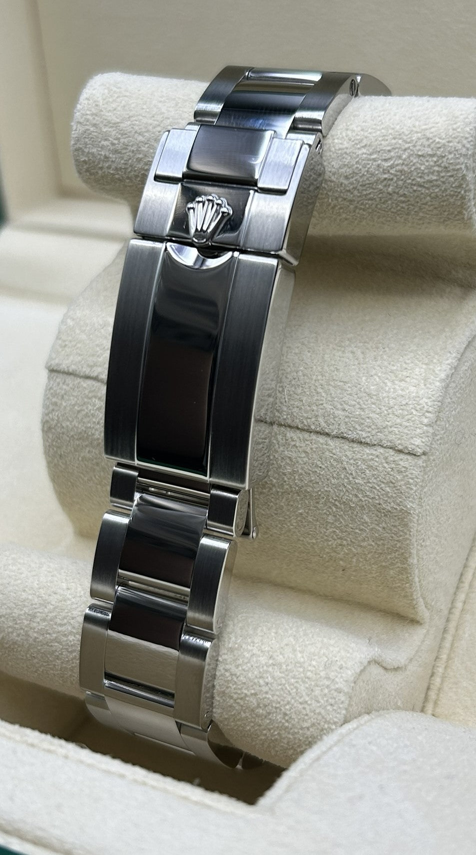 Rolex Daytona vintage watch side profile