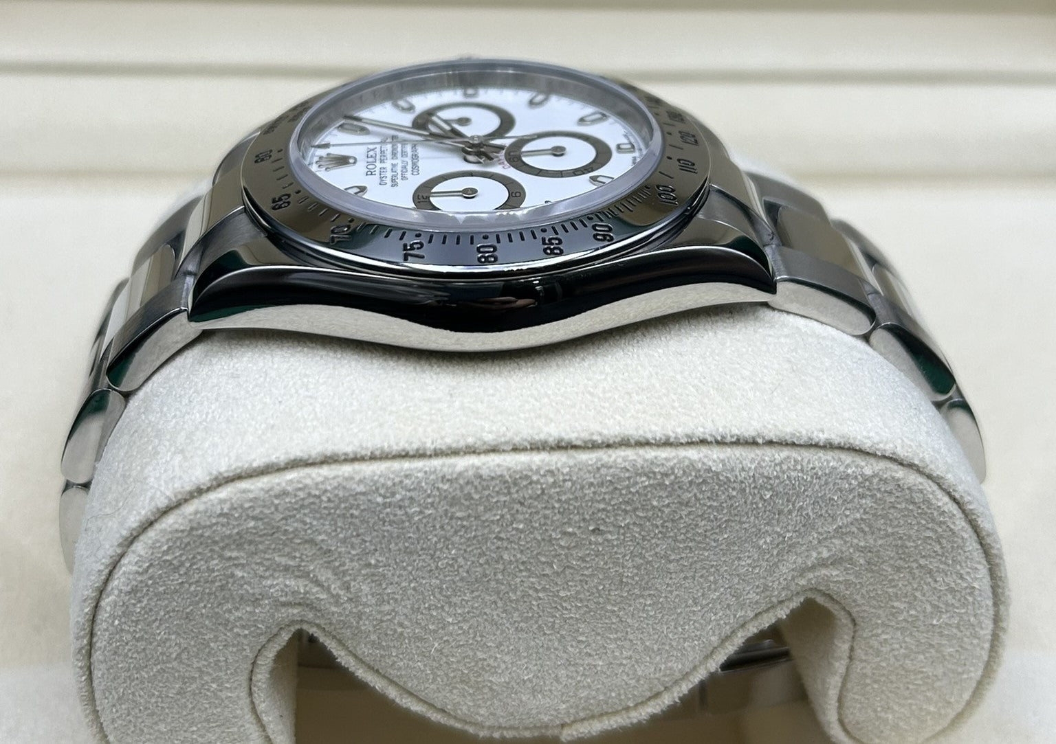 Rolex Daytona steel bracelet and case close-up