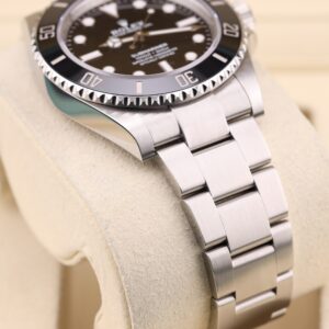 Black vintage diver watch no date