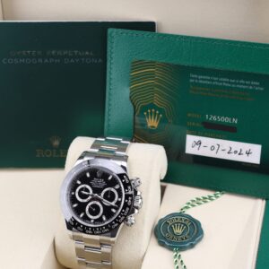 Retro chronograph watch with reverse panda dial