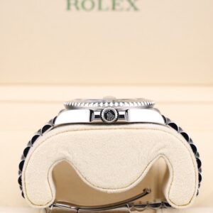 Rolex GMT-Master II Batgirl Jubilee bracelet close-up