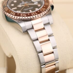 Vintage mechanical wristwatch with classic dial