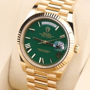 Retro automatic watch with patina dial