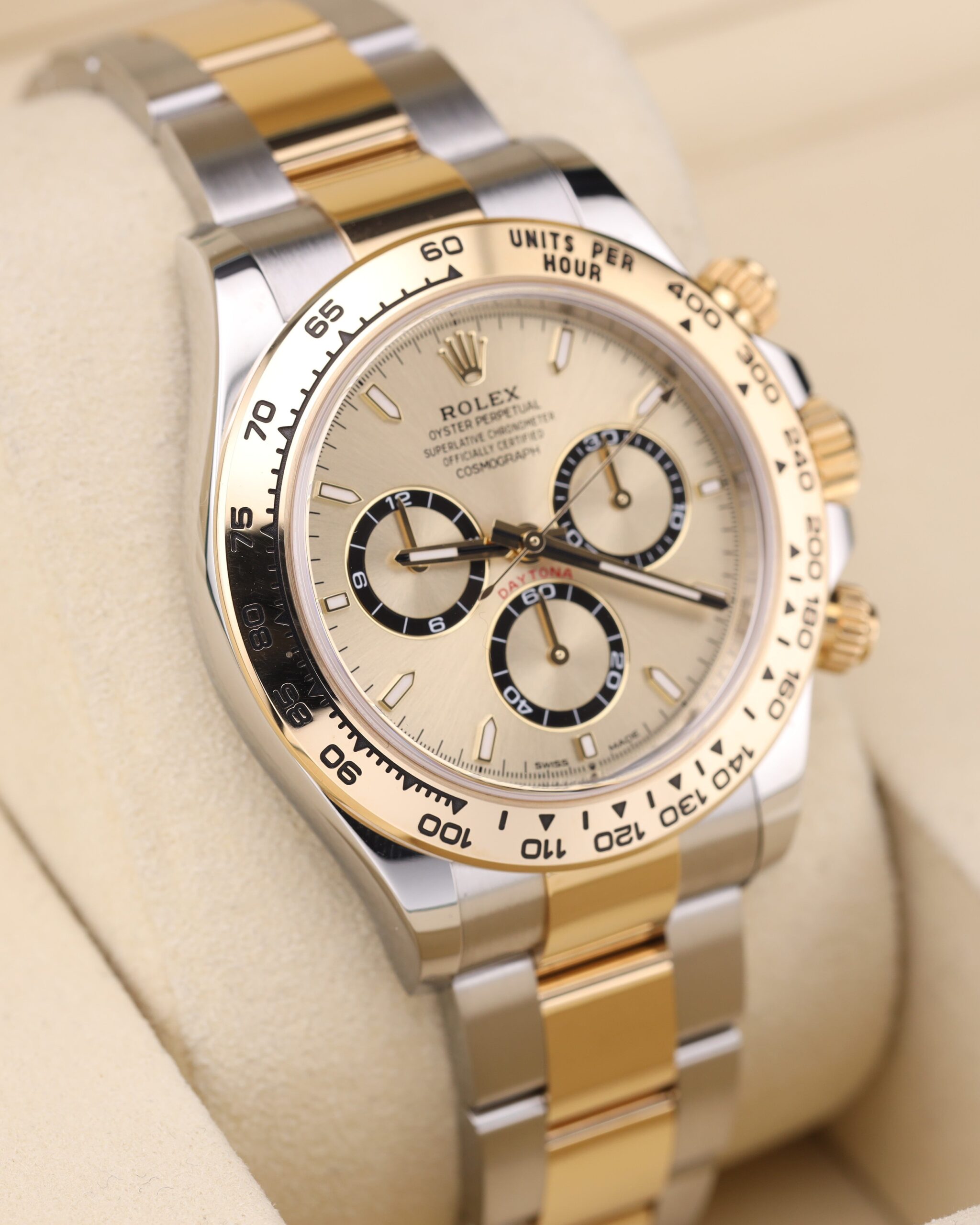 Vintage mechanical wristwatch with classic dial