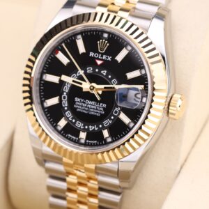Vintage mechanical wristwatch with classic dial