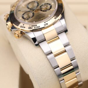 Vintage diver watch with original bezel