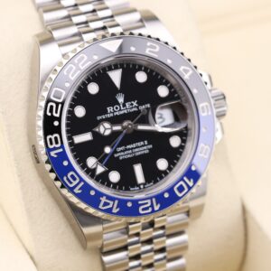 Vintage mechanical wristwatch with classic dial
