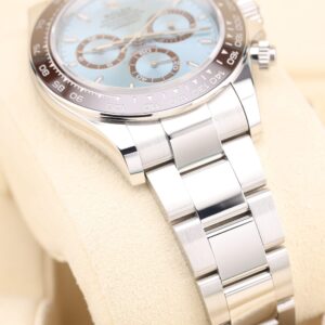 Vintage mechanical wristwatch with classic dial