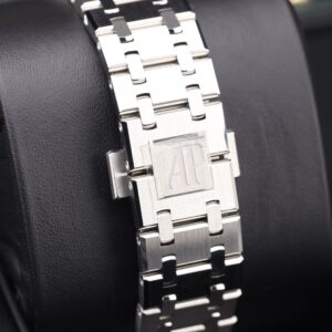 Retro automatic watch with original lume