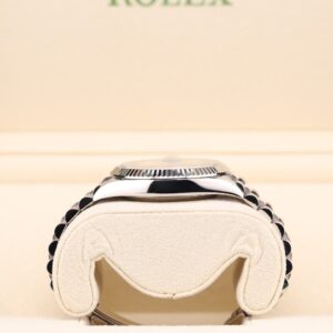 Retro automatic watch with original lume
