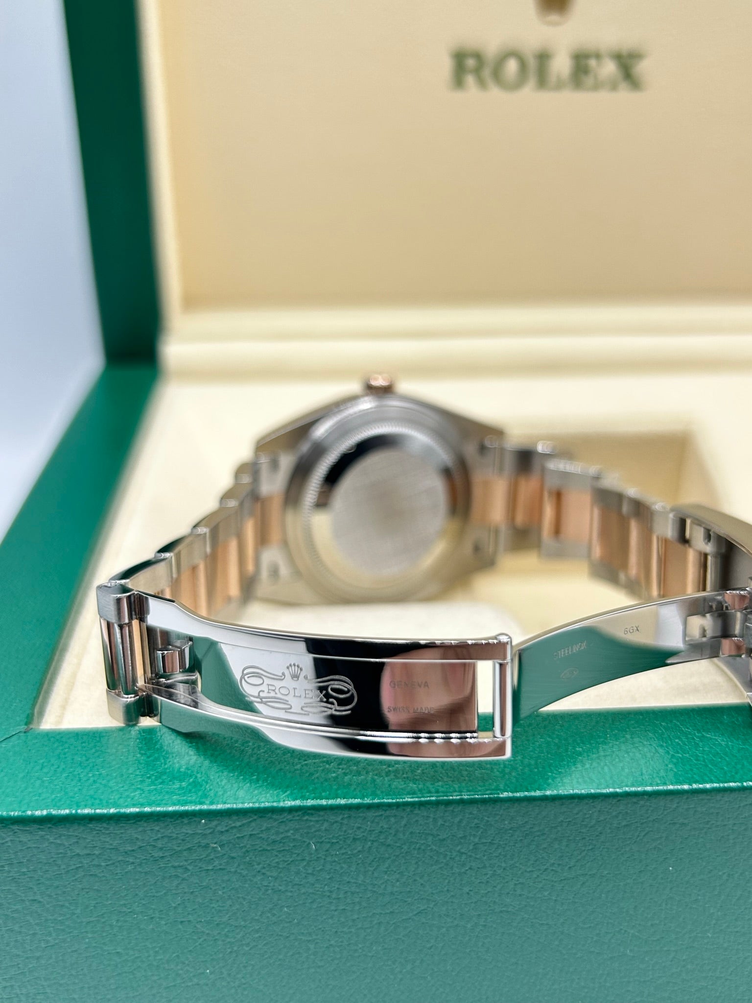 Vintage mechanical wristwatch with classic dial