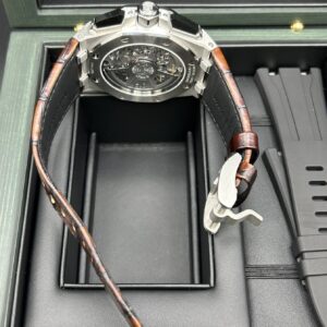 Royal Oak Offshore chronograph watch crown and pushers