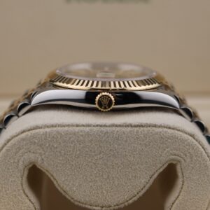 Vintage mechanical wristwatch with leather strap
