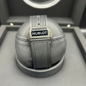 Luxury retrograde chronograph wristwatch
