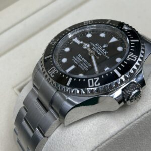 Retro automatic watch with original lume