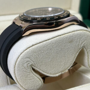 Vintage diver watch with original bezel