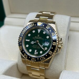 Vintage diver watch with original bezel