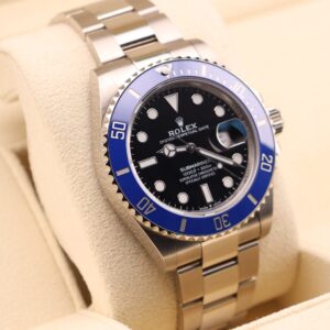 Vintage mechanical wristwatch with classic dial