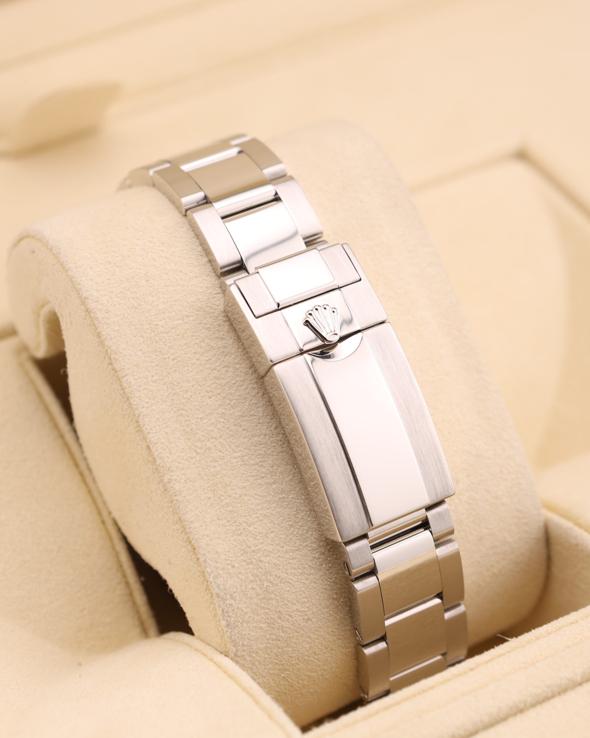 Vintage mechanical wristwatch with patina dial