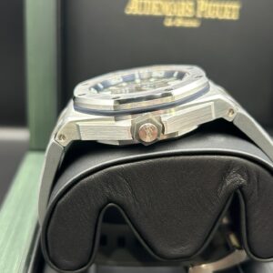 Discontinued sports wristwatch with steel case