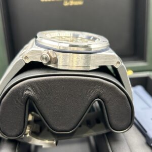 Retro chronograph watch with luminous hands