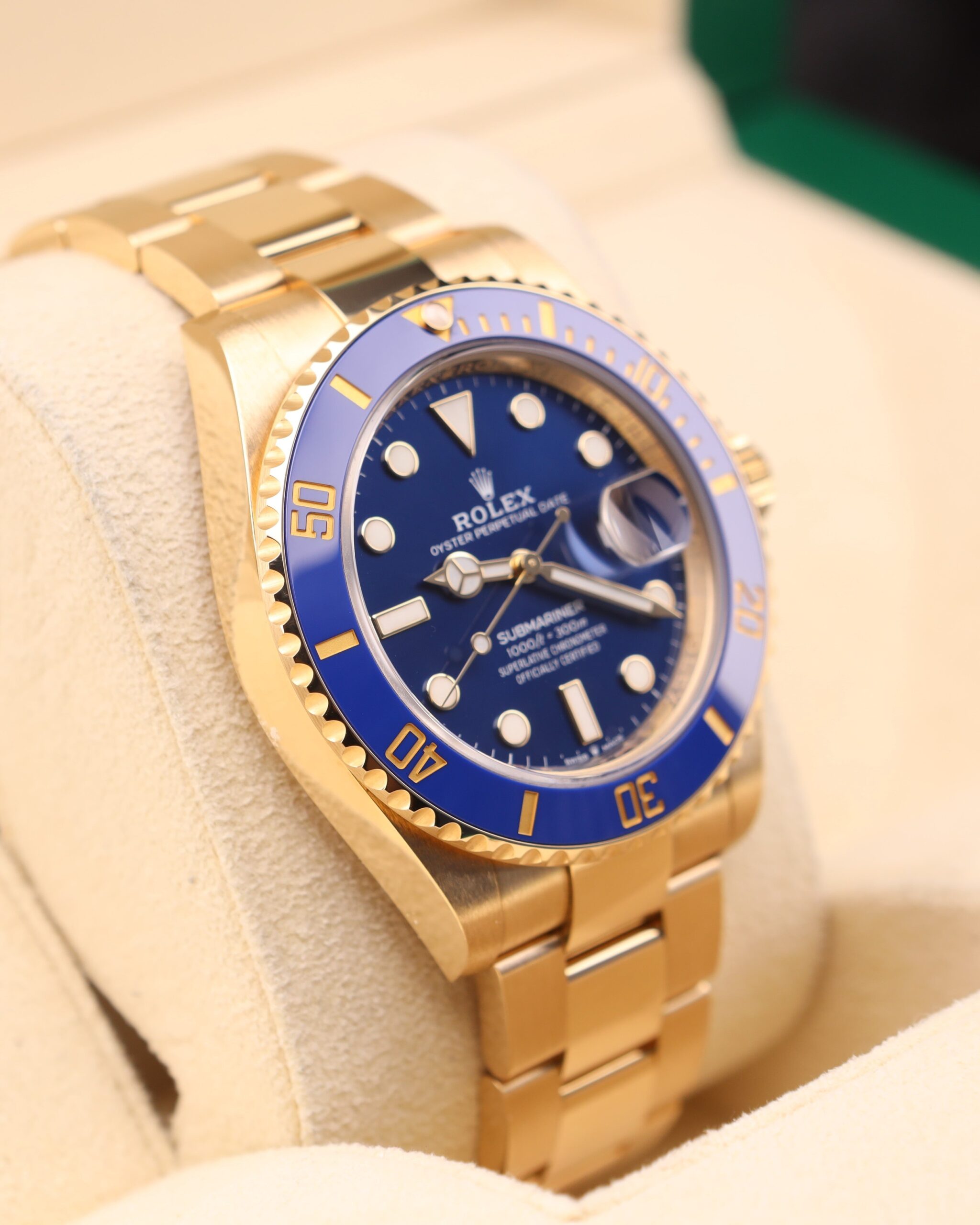 Vintage diver watch with original bezel