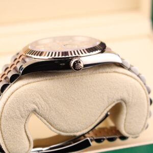 Vintage sports wristwatch with steel bracelet
