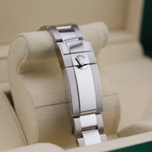 Discontinued sports wristwatch with steel bracelet