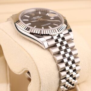 Vintage diver watch with original bezel