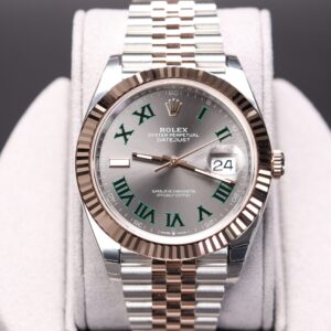 Vintage mechanical wristwatch with classic dial