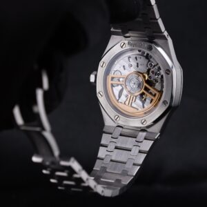 Vintage mechanical wristwatch with classic dial