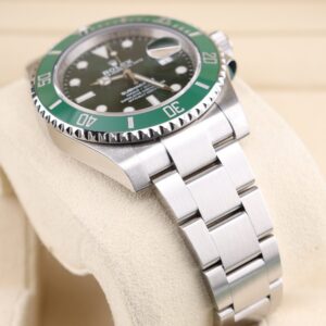 Vintage diver watch with original bezel