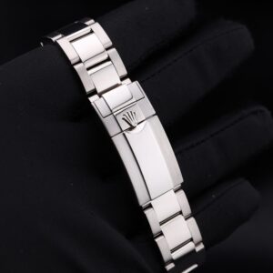 Vintage mechanical wristwatch with leather strap