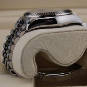Vintage mechanical wristwatch with classic dial