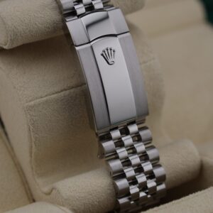 Vintage diver watch with original bezel