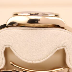 Vintage mechanical wristwatch with leather strap