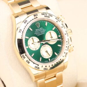 Neo-vintage luxury timepiece with clean dial