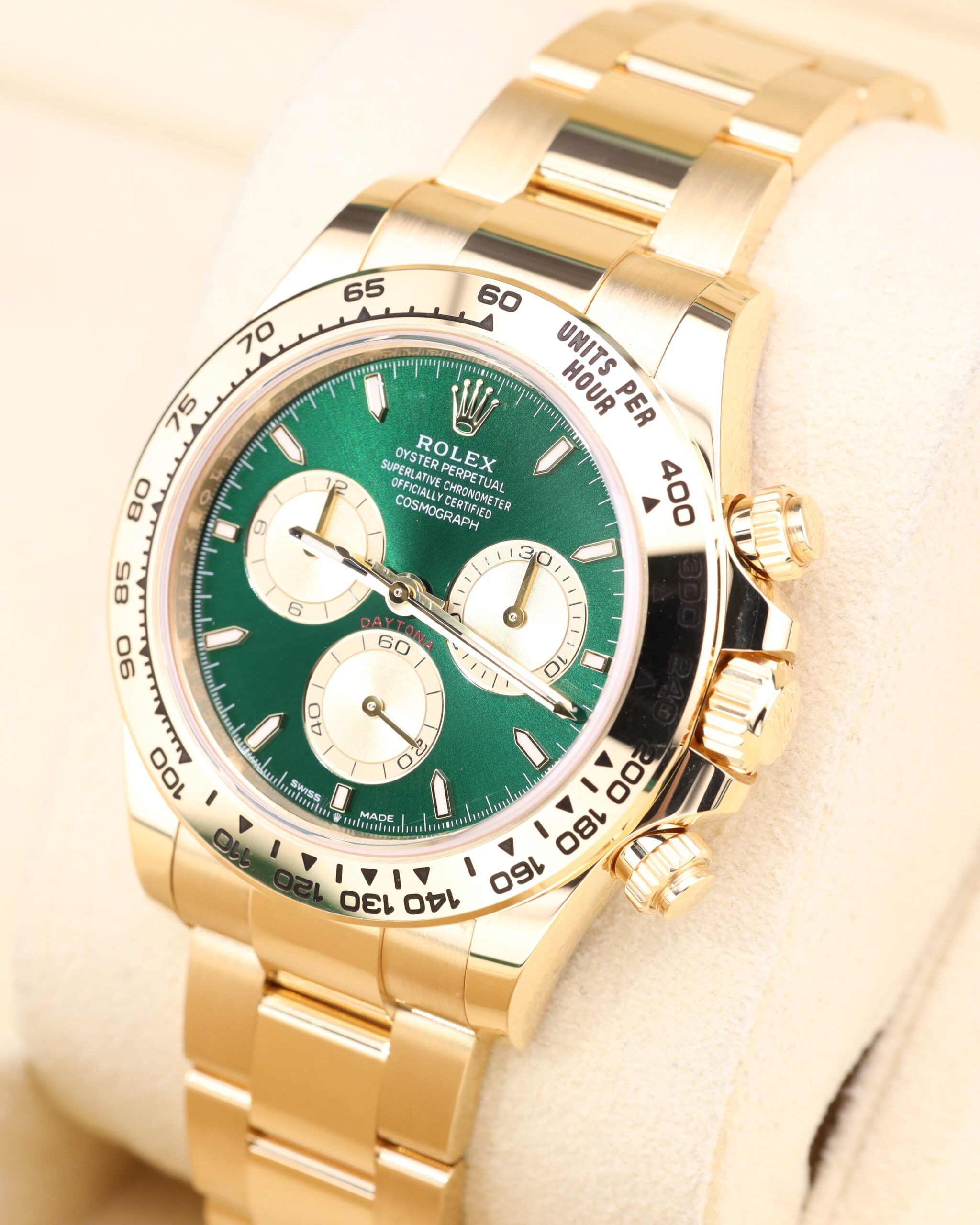 Discontinued sports wristwatch with bold markers