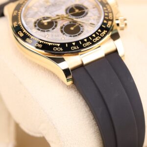 Retro automatic watch with aged patina dial