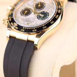 Vintage mechanical wristwatch with classic dial