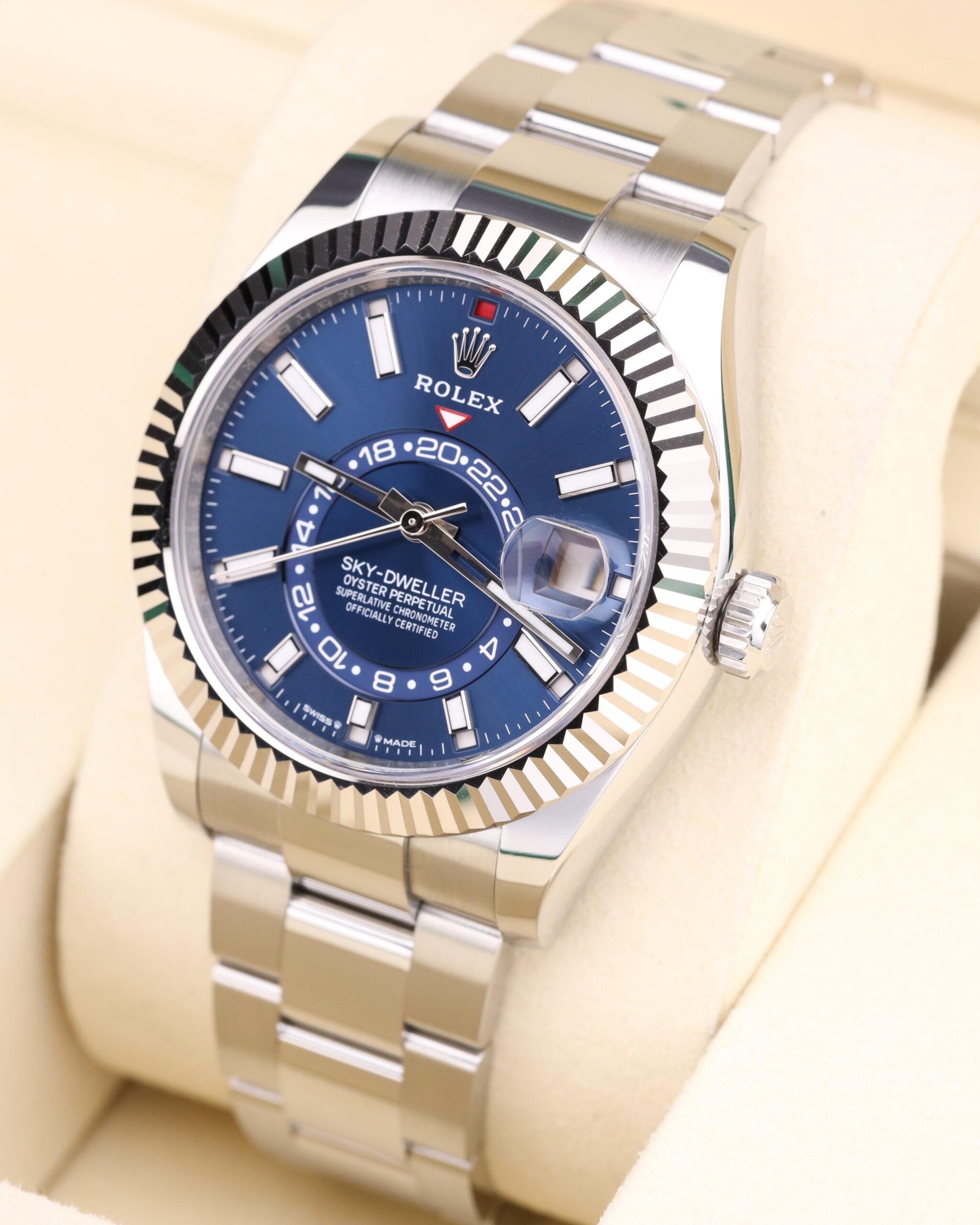 Retro automatic watch on wrist