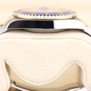 Retro chronograph wristwatch with multiple dials