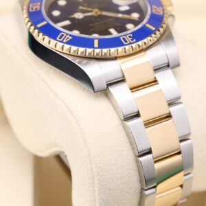 Retro chronograph watch with black dial