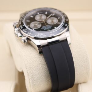 Vintage diver watch with original bezel