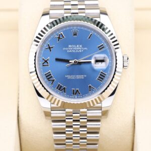 Mid-size vintage dress watch with classic design