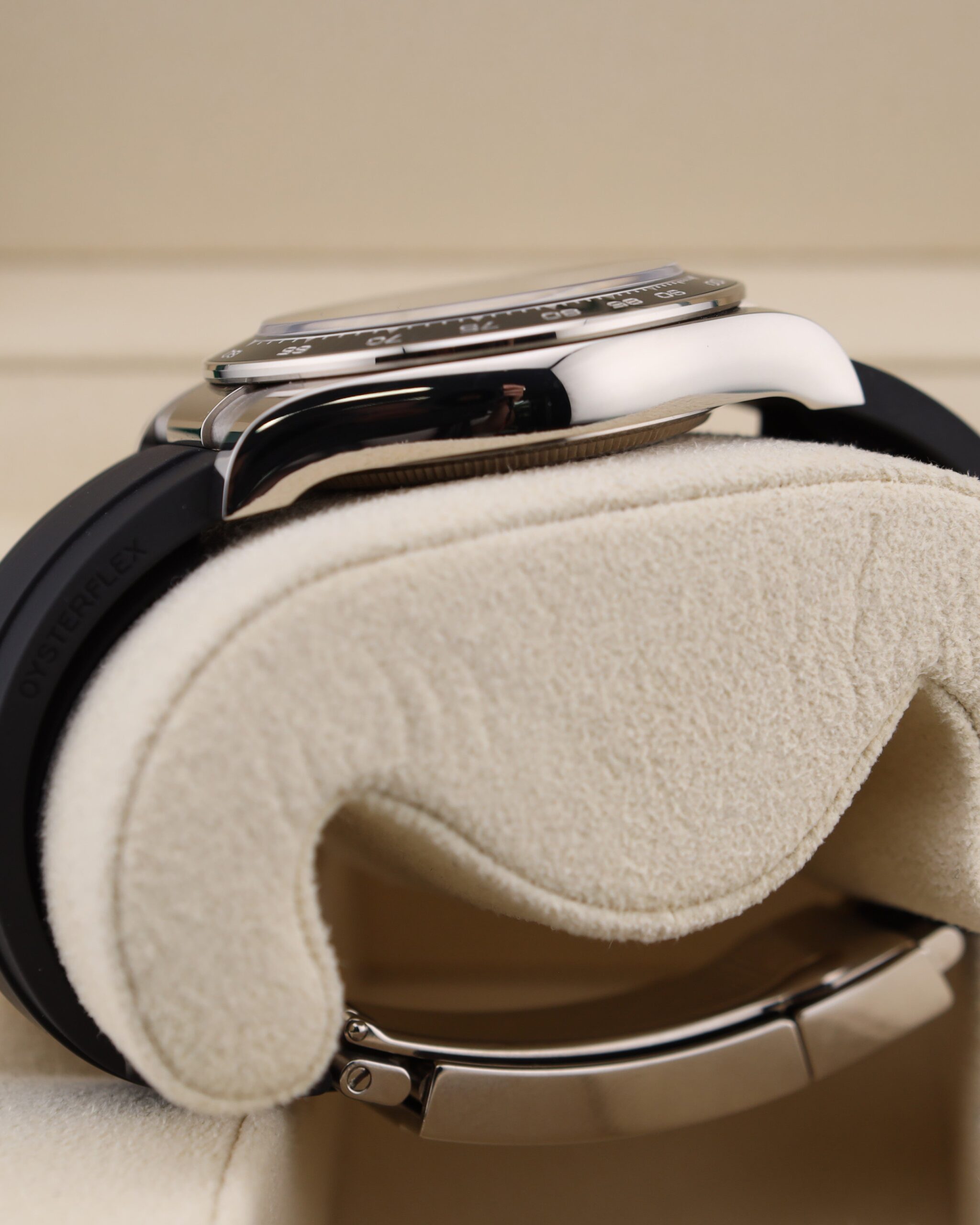 Mid-size vintage dress watch with classic styling