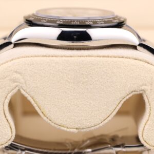 Vintage mechanical wristwatch with classic dial