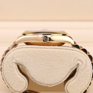 Mid-size vintage dress watch with patina dial